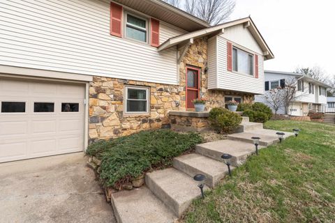 Tiny photo for 915 N Plymouth Court, Bloomington, IN 47408 (MLS # 202609850)