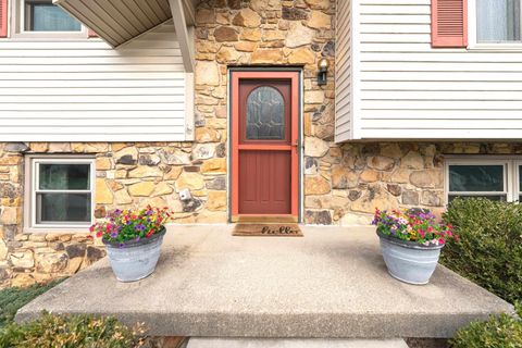 Tiny photo for 915 N Plymouth Court, Bloomington, IN 47408 (MLS # 202609850)