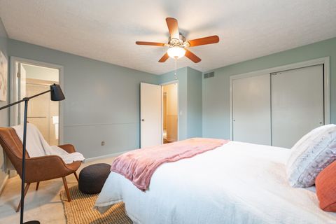 Tiny photo for 915 N Plymouth Court, Bloomington, IN 47408 (MLS # 202609850)