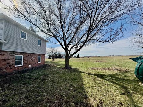 Tiny photo for 9507 N 650 West Road, Royal Center, IN 46978 (MLS # 202616307)