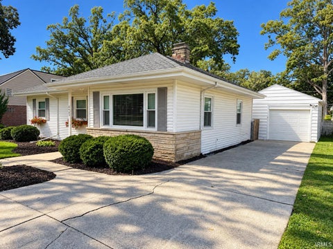 Tiny photo for 2425 Springfield Avenue, Fort Wayne, IN 46805 (MLS # 202642501)