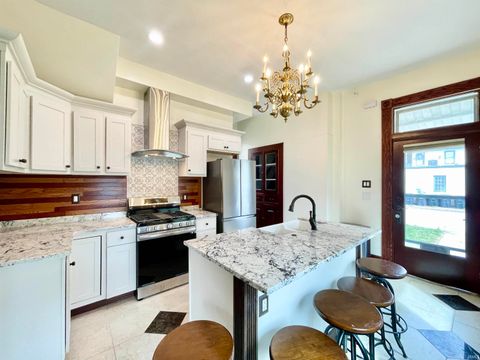 Tiny photo for 2101 W Indiana Street, Evansville, IN 47712 (MLS # 202537820)