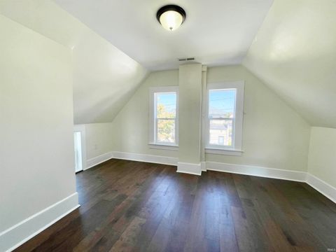 Tiny photo for 2101 W Indiana Street, Evansville, IN 47712 (MLS # 202537820)