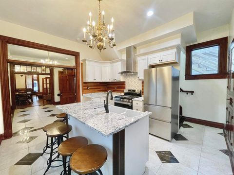 Tiny photo for 2101 W Indiana Street, Evansville, IN 47712 (MLS # 202537820)