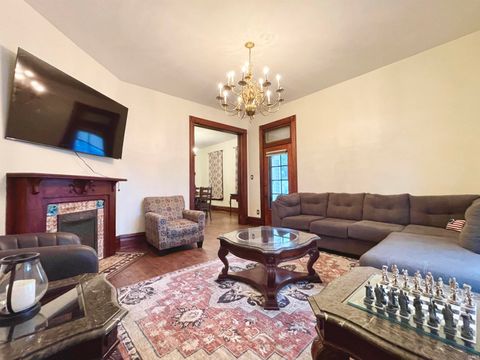 Tiny photo for 2101 W Indiana Street, Evansville, IN 47712 (MLS # 202537820)