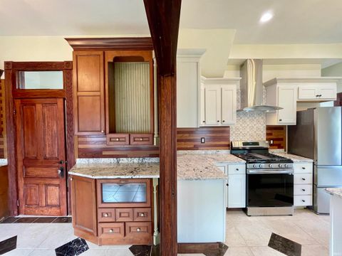 Tiny photo for 2101 W Indiana Street, Evansville, IN 47712 (MLS # 202537820)