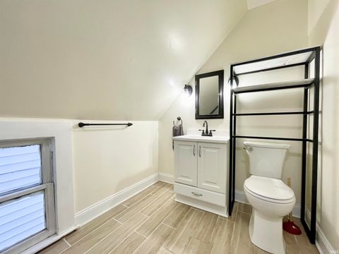 Tiny photo for 2101 W Indiana Street, Evansville, IN 47712 (MLS # 202537820)