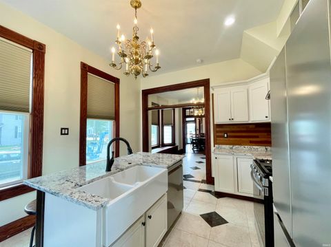 Tiny photo for 2101 W Indiana Street, Evansville, IN 47712 (MLS # 202537820)