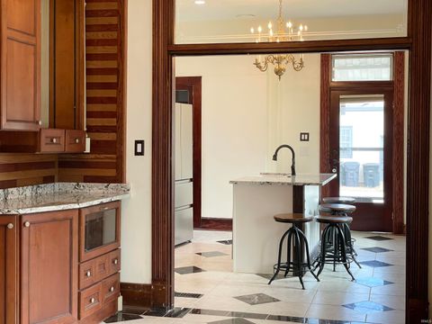 Tiny photo for 2101 W Indiana Street, Evansville, IN 47712 (MLS # 202537820)