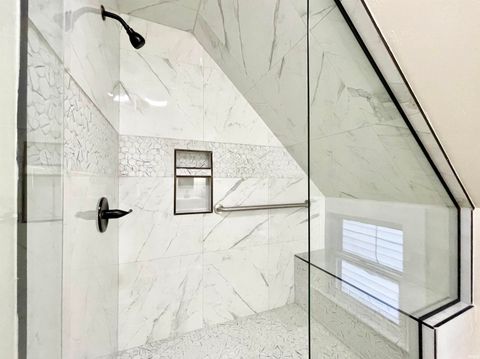 Tiny photo for 2101 W Indiana Street, Evansville, IN 47712 (MLS # 202537820)