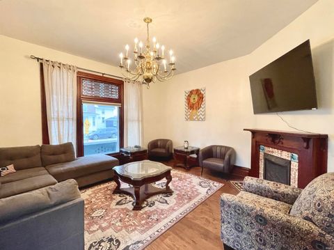 Tiny photo for 2101 W Indiana Street, Evansville, IN 47712 (MLS # 202537820)