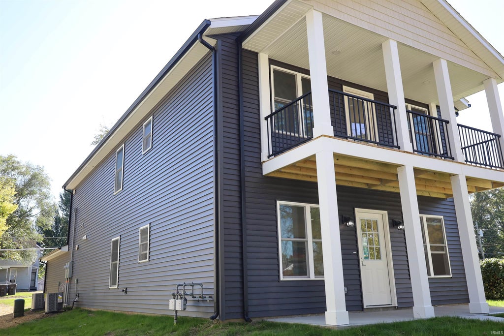 Photo of 331 W Butler Street, Fort Wayne, IN 46802 (MLS # 202641468)