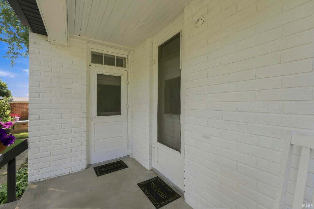 Photo of 6502 E 400 S Road, Columbia City, IN 46725 (MLS # 202631080)