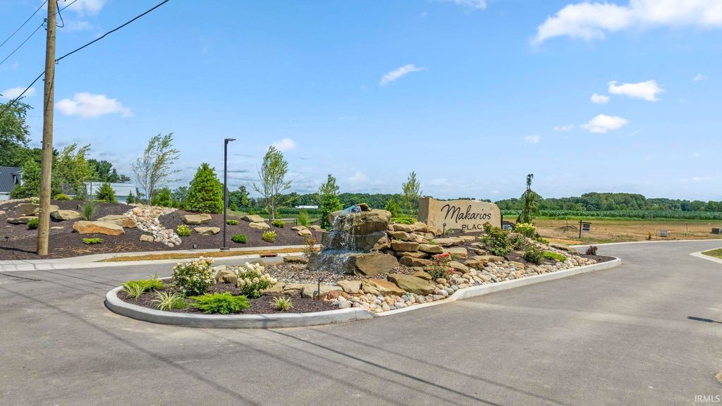 Photo of 15430 Makarios Pass #6, Leo, IN 46765 (MLS # 202547192)