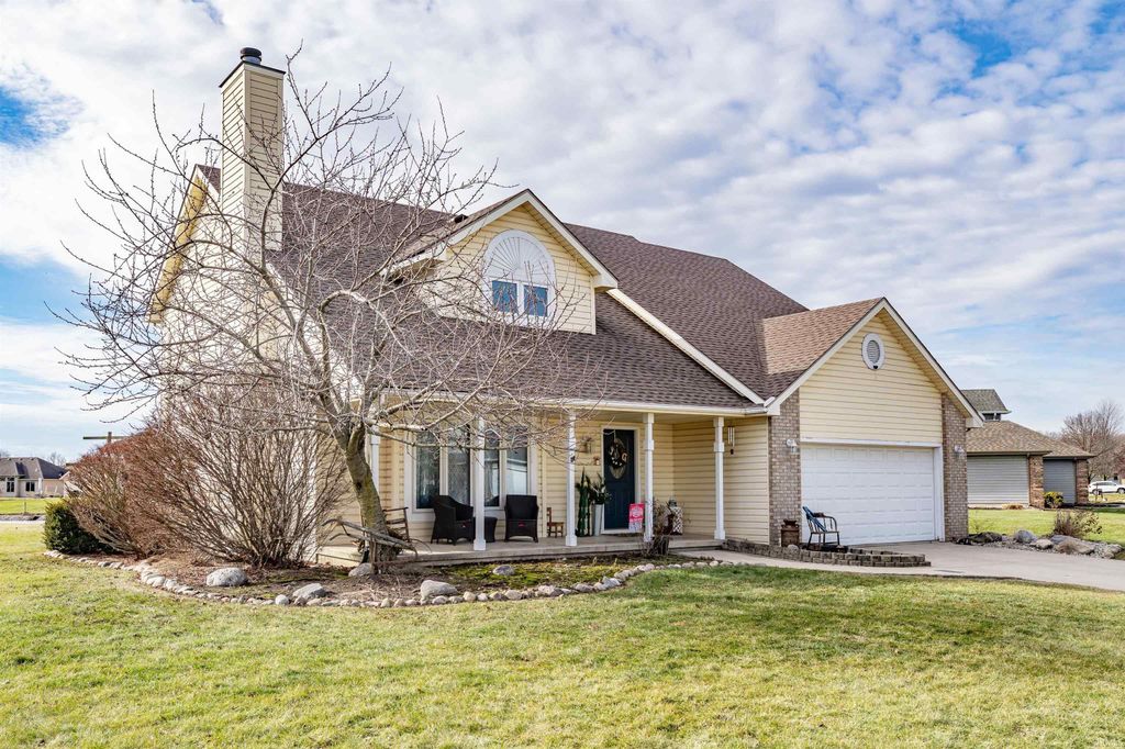 Photo of 16410 Sunset Pass, Harlan, IN 46743 (MLS # 202549618)