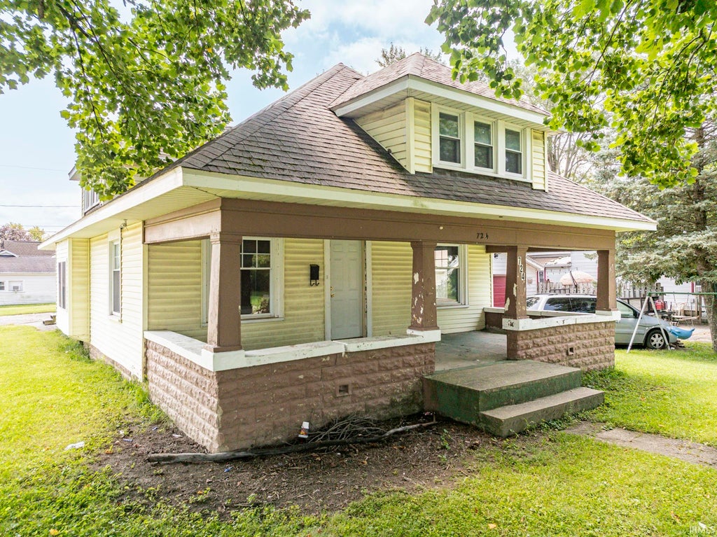 Photo of 724 E 29th Street, Marion, IN 46953 (MLS # 202633144)
