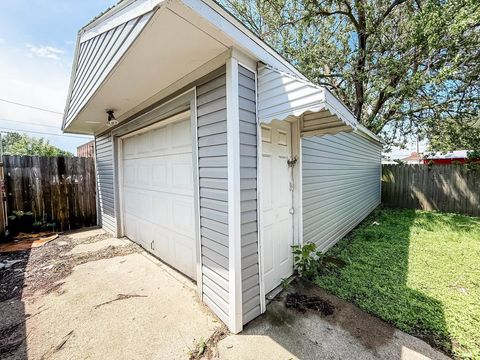 Tiny photo for 1233 E Murden Street, Kokomo, IN 46901 (MLS # 202618853)