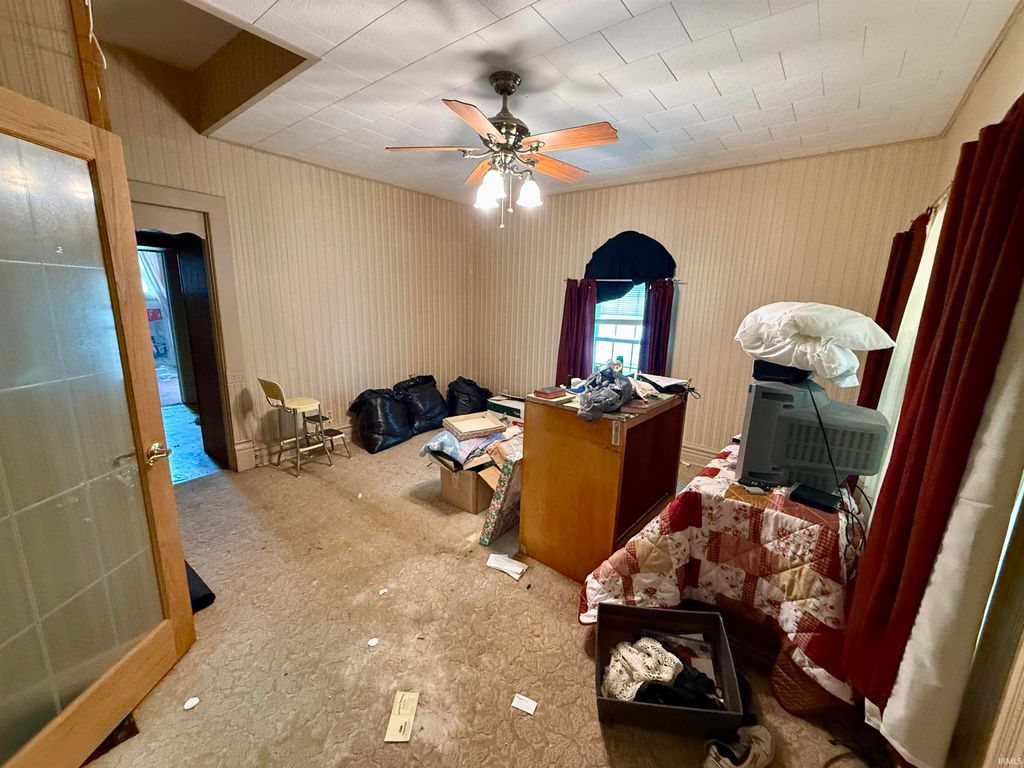 Photo of 321 SE 7Th Street, Washington, IN 47501 (MLS # 202605774)