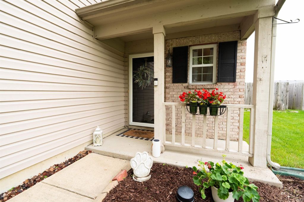 Photo of 940 Shore Bend Boulevard, Kokomo, IN 46902 (MLS # 202615855)
