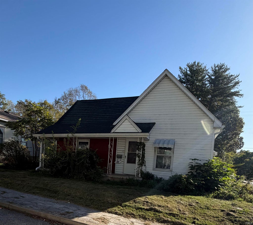 Photo of 331 S Maple Street, Bloomington, IN 47403 (MLS # 202642194)
