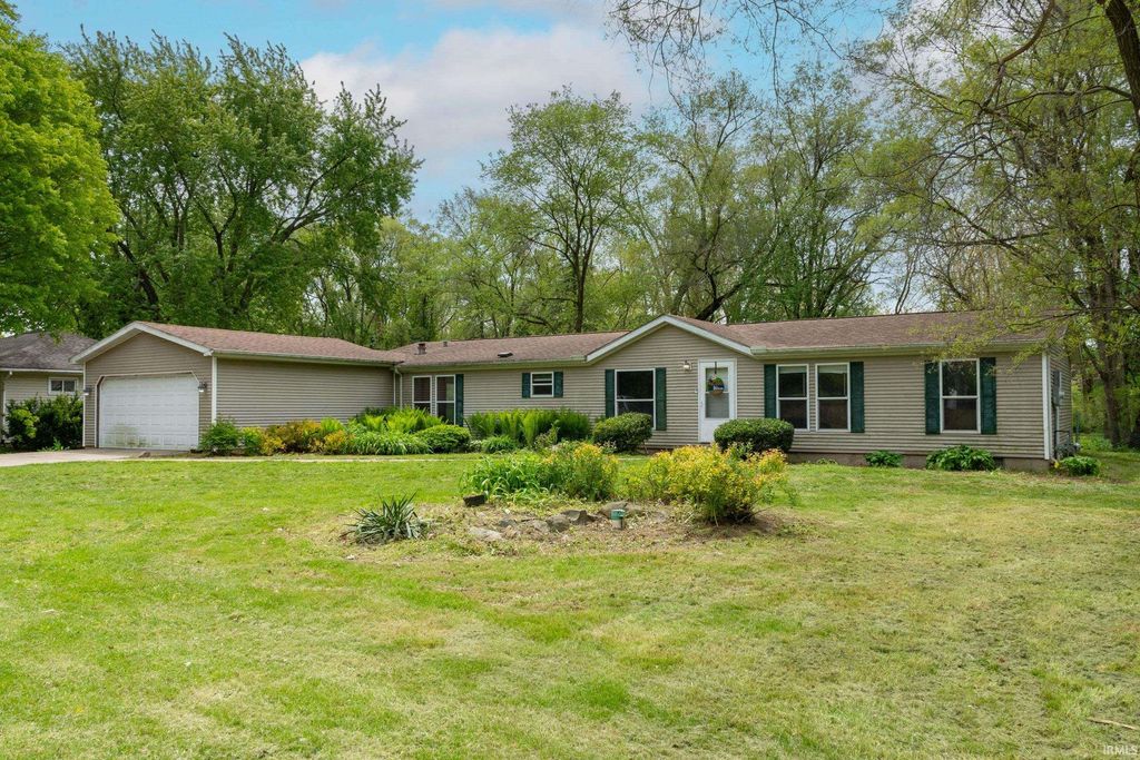 Photo of 26080 County Road 4, Elkhart, IN 46514 (MLS # 202618704)