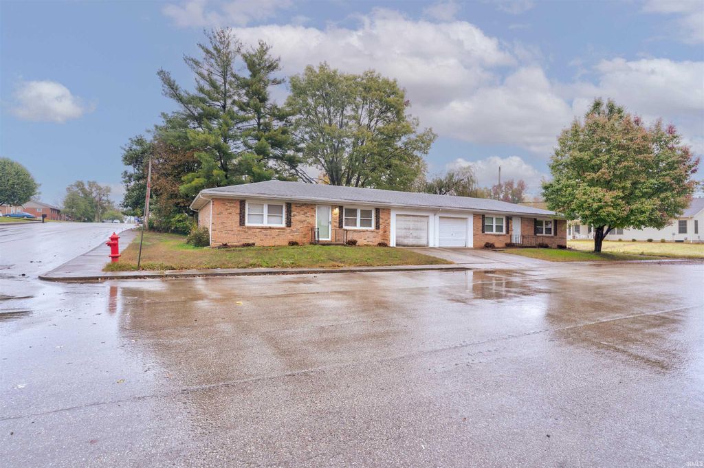Photo of 1304 &amp; 1306 E Monroe Street, Boonville, IN 47601 (MLS # 202544177)