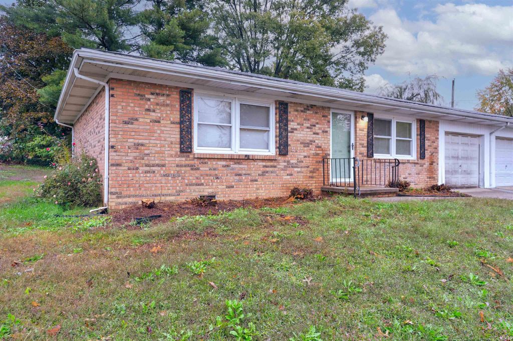 Photo of 1304 &amp; 1306 E Monroe Street, Boonville, IN 47601 (MLS # 202544177)