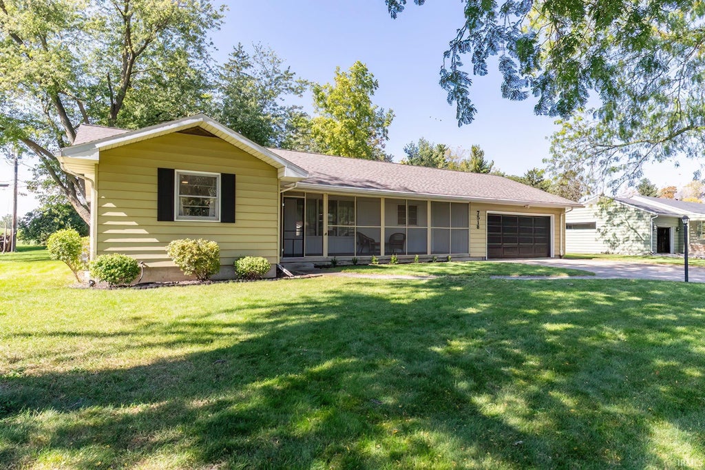 Photo of 7518 Kruge Drive, Fort Wayne, IN 46809 (MLS # 202642365)