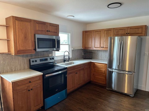 Tiny photo for 2137 W Broadway, Bunker Hill, IN 46914 (MLS # 202642402)