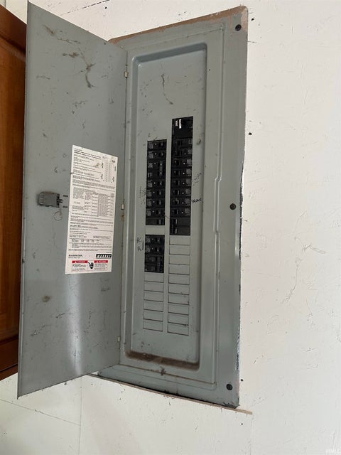 Tiny photo for 2137 W Broadway, Bunker Hill, IN 46914 (MLS # 202642402)