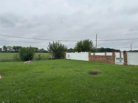 Tiny photo for 2137 W Broadway, Bunker Hill, IN 46914 (MLS # 202642402)