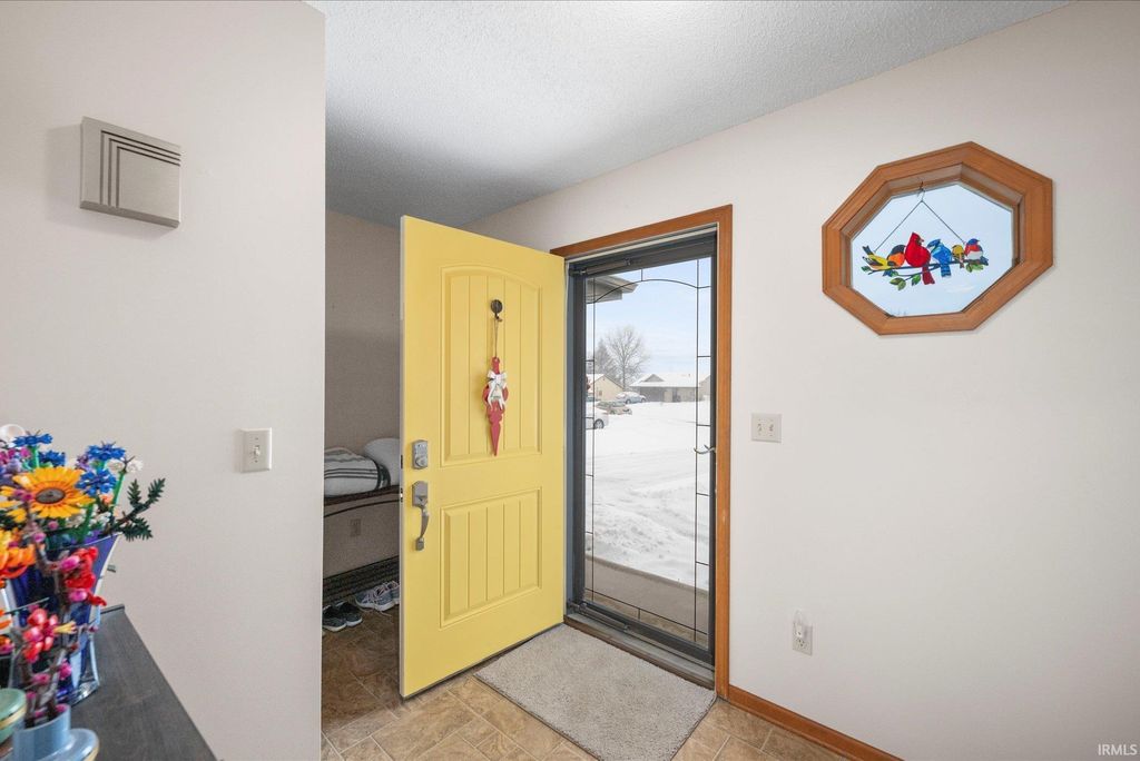 Photo of 904 Elm Street, Auburn, IN 46706 (MLS # 202548509)