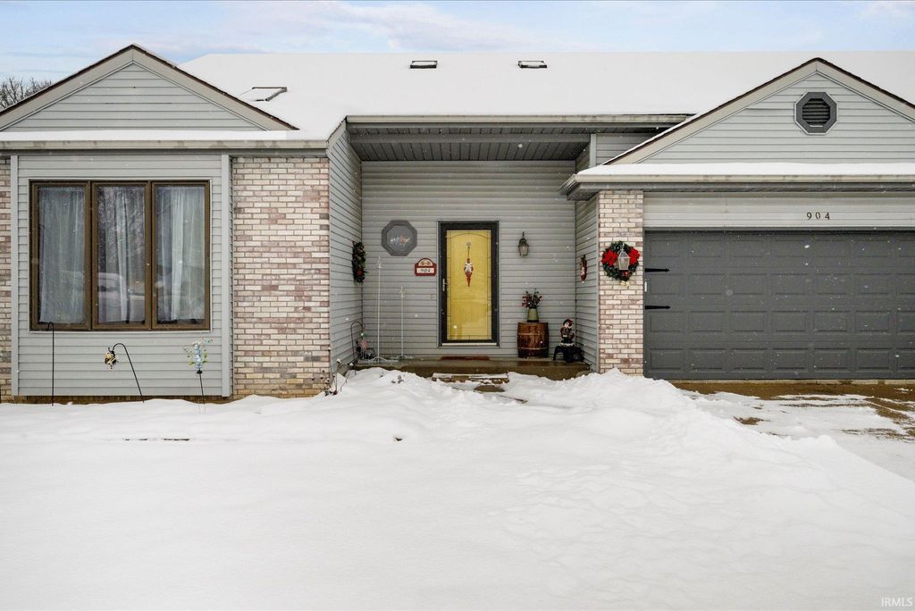 Photo of 904 Elm Street, Auburn, IN 46706 (MLS # 202548509)