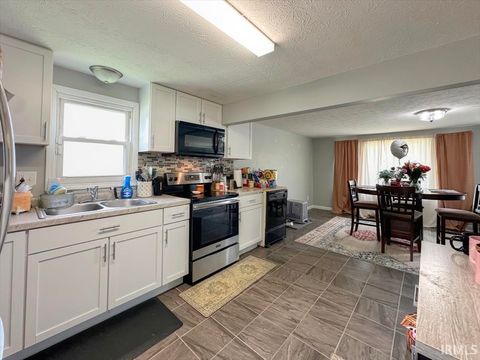 Tiny photo for 811 N PURDUM Street, Kokomo, IN 46901 (MLS # 202619087)