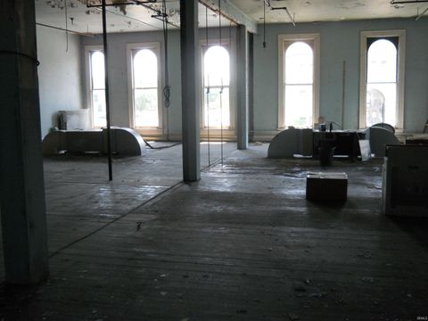 Tiny photo for 118 E 8th Street, Rochester, IN 46975 (MLS # 202521234)