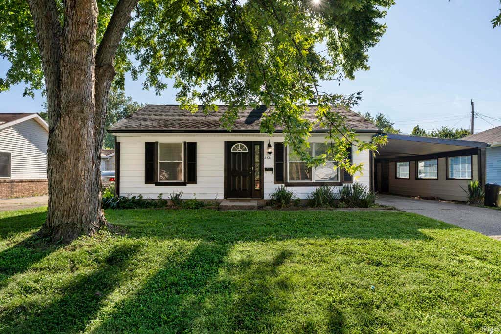 Photo of 2421 Edgelea Drive, Lafayette, IN 47909 (MLS # 202634925)