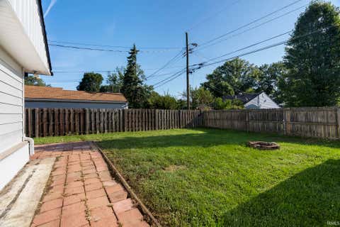 Tiny photo for 2421 Edgelea Drive, Lafayette, IN 47909 (MLS # 202634925)
