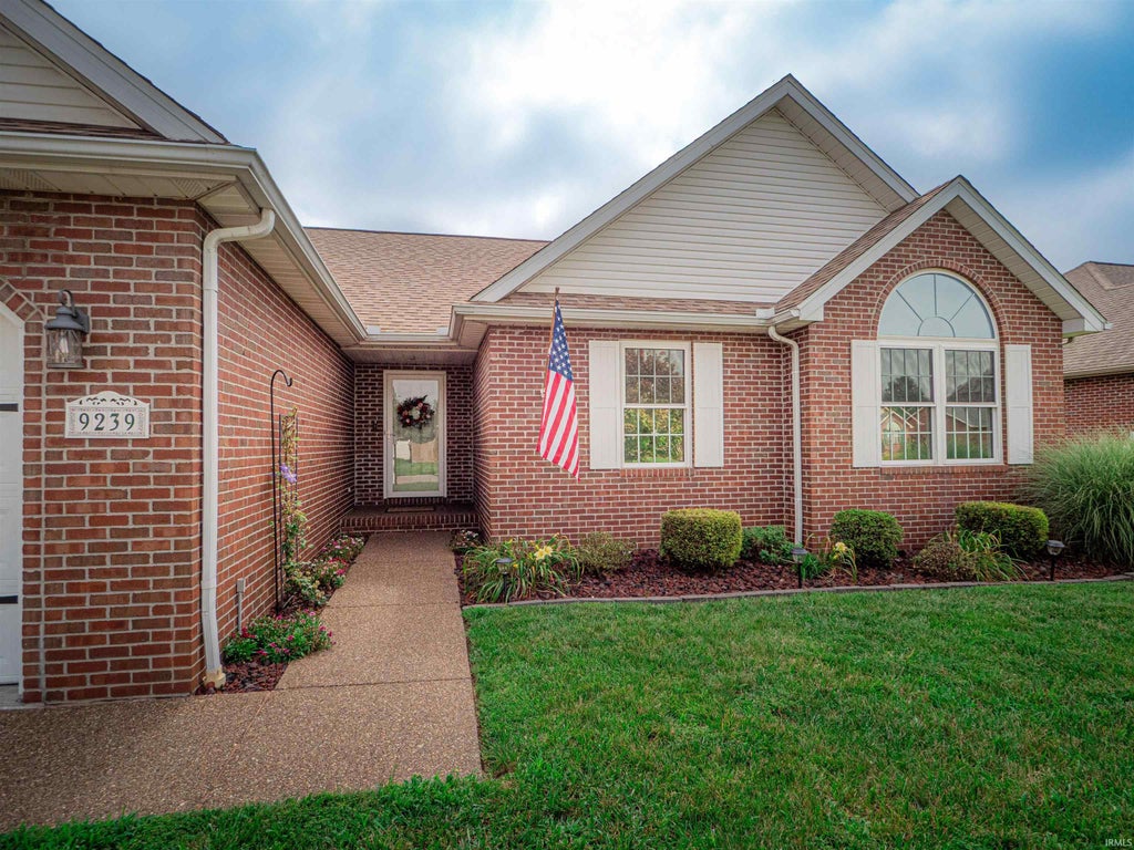 Photo of 9239 Southport Drive, Evansville, IN 47711 (MLS # 202629377)