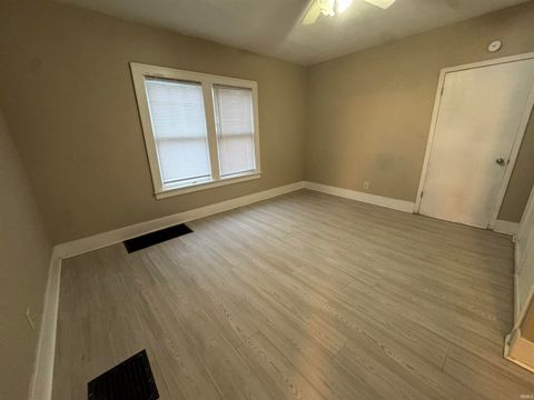 Tiny photo for 701 & 703 E Walnut Street, Kokomo, IN 46901 (MLS # 202604108)