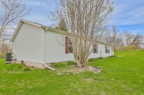 Tiny photo for 4757 E 150 s Road, Rochester, IN 46975 (MLS # 202612958)