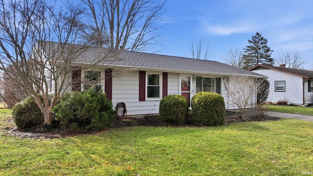 Photo of 8230 Oklahoma Trail, Fort Wayne, IN 46815 (MLS # 202605336)