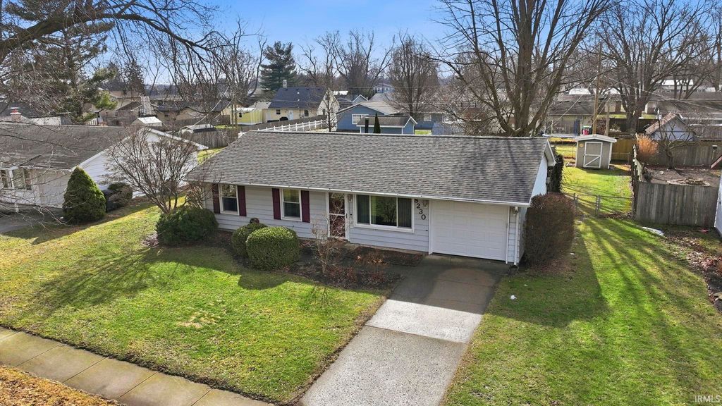 Photo of 8230 Oklahoma Trail, Fort Wayne, IN 46815 (MLS # 202605336)