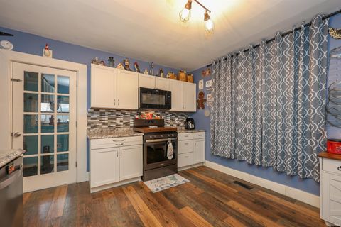 Tiny photo for 765 E Franklin Street, Huntington, IN 46750 (MLS # 202605489)