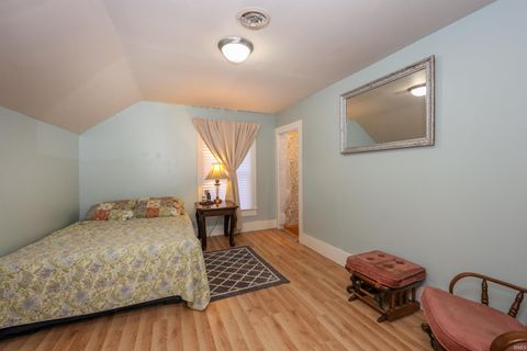 Tiny photo for 765 E Franklin Street, Huntington, IN 46750 (MLS # 202605489)