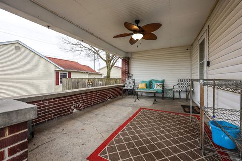 Tiny photo for 765 E Franklin Street, Huntington, IN 46750 (MLS # 202605489)