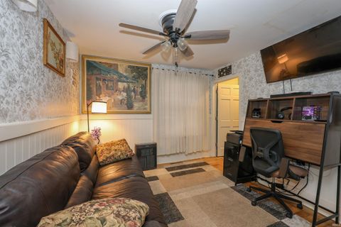 Tiny photo for 765 E Franklin Street, Huntington, IN 46750 (MLS # 202605489)