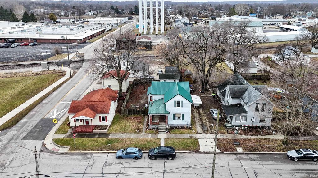 Photo of 765 E Franklin Street, Huntington, IN 46750 (MLS # 202605489)