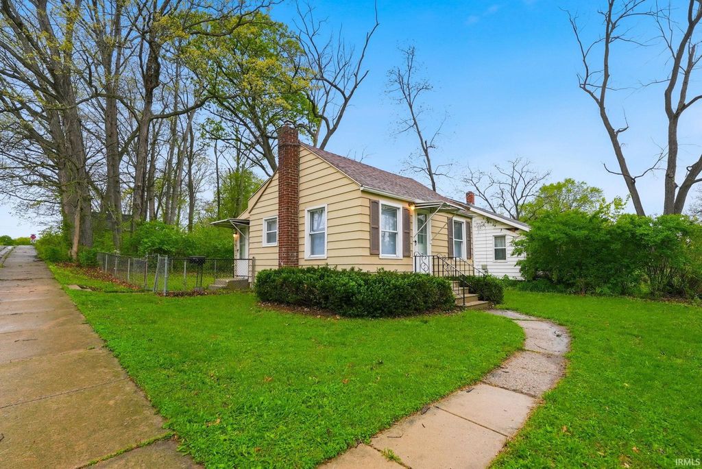 Photo of 1314 Irene Avenue, Fort Wayne, IN 46808 (MLS # 202616874)