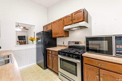 Tiny photo for 1840 Saint Michaels Court, South Bend, IN 46614 (MLS # 202618464)