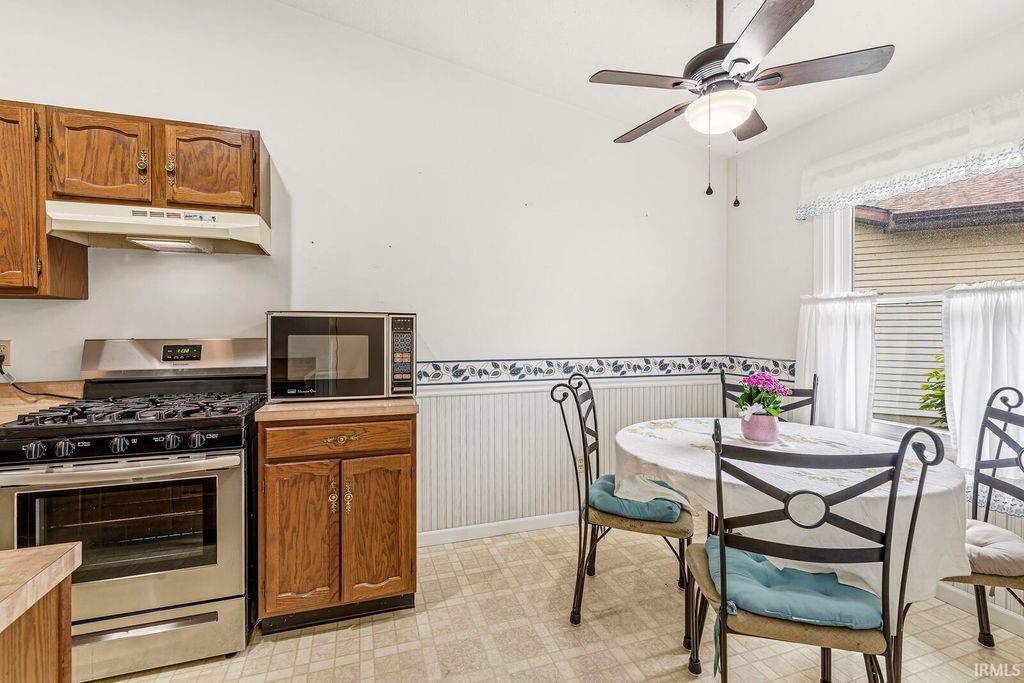 Photo of 1840 Saint Michaels Court, South Bend, IN 46614 (MLS # 202618464)